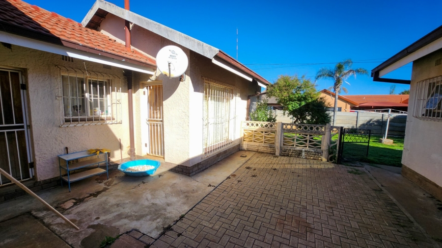 4 Bedroom Property for Sale in Meiringspark North West
